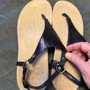 Vionic Kirra Backstrap Sandals Metallic Purple/Dark Blue Women’s Size 10 Nice!